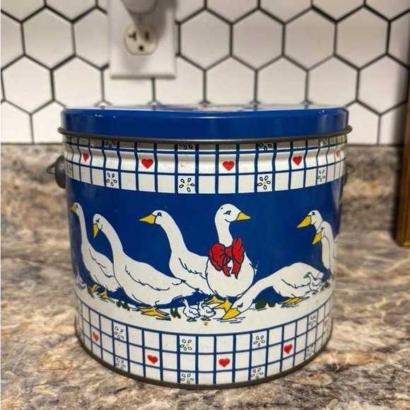 Blue Goose Tin Canister - Picture 1 of 1